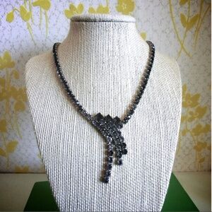 Vintage Rhinestone Silver Tone Black Stones Necklace